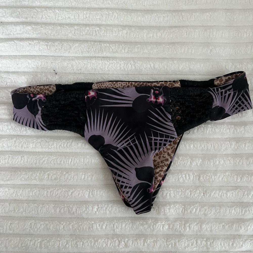 Acacia Modern Pacific bottoms